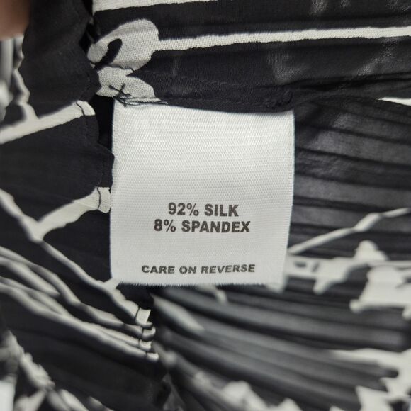 St. John Button Front Shirt Semi Sheer Silk Stretch Black White Floral Size 4 - Picture 5 of 5